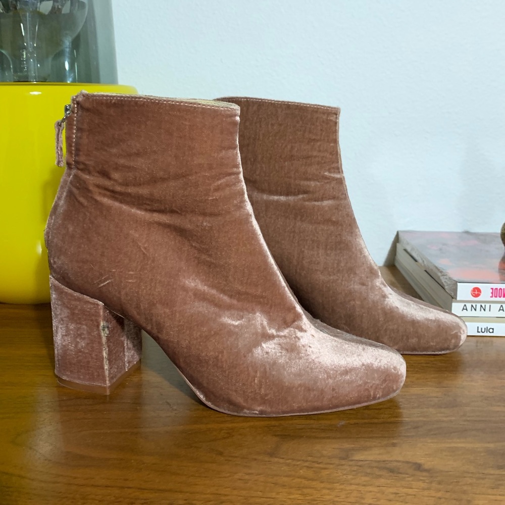 Zara blush pink velvet ankle boots 40